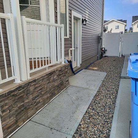 1 Bed 1 Bath Basement Suite Regina Exterior photo